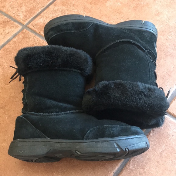 Ugg black leather sheepskin winter boots shoes size W9 - Picture 14 of 16